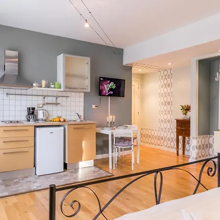 Nostalgia Ii Бухарест