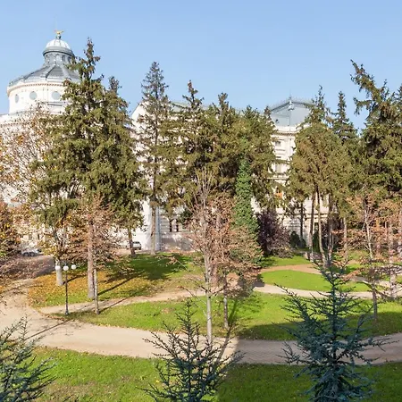 Nostalgia Ii Apartment