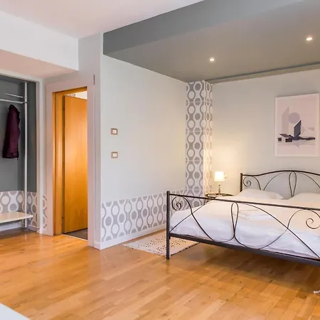 Apartment Nostalgia Ii *